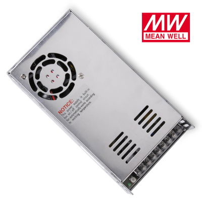 Fonte de alimentação eletrónica metálica com ventoinha e grelhas de ventilação