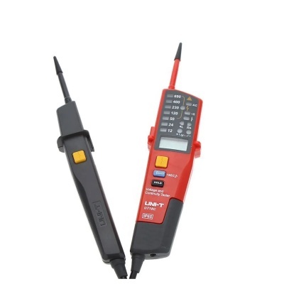 Voltímetro digital portátil com duas sondas, uma preta e outra vermelha, com botões amarelos e visor LCD