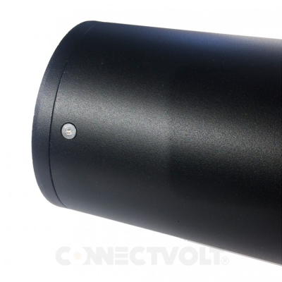 Dreno preto fosco para águas pluviais com parafuso visível