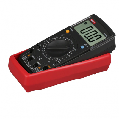 Multímetro digital com caixa preta e visor LCD, com suporte vermelho