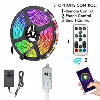 Fita LED RGB com controlo remoto, adaptador e controlo por smartphone.
