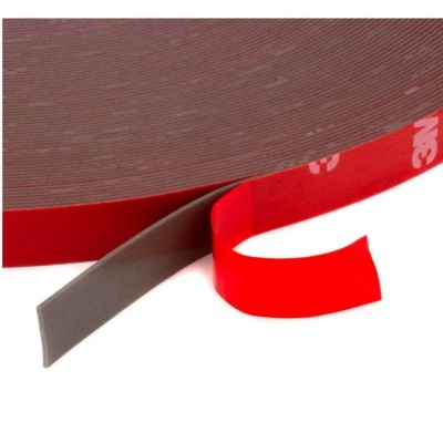 Rolo de fita dupla face 3M com película vermelha