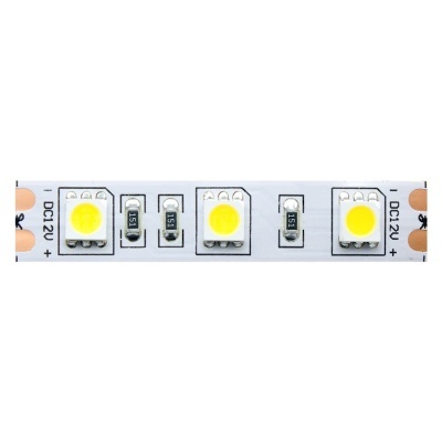 Tira LED flexível com LEDs amarelos e resistores pretos marcada DC12V
