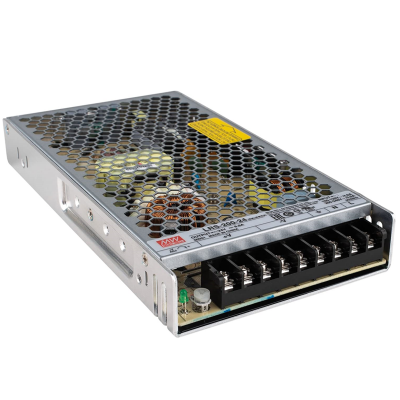 Fonte de alimentação metálica perfurada com etiquetas e conectores