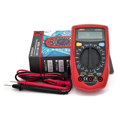 Multímetro digital vermelho com cabos e embalagem