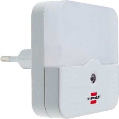 Carregador elétrico branco com logótipo brennenstuhl® e ficha europeia