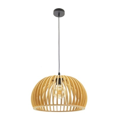 Luminária pendente de madeira clara com tiras curvas e lâmpada visível