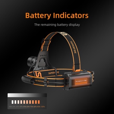 Lanterna de cabeça preta com detalhes laranja e indicador de bateria