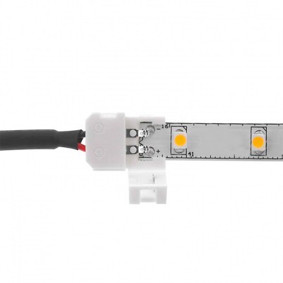 Faixa LED branca com LEDs amarelos e conector preto.