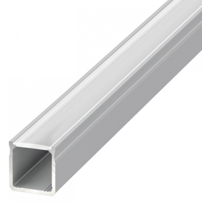 Perfil quadrado oco de alumínio prateado