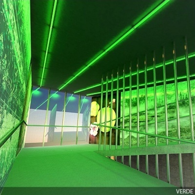 Escada moderna com iluminação e detalhes verdes