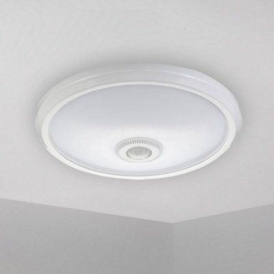 Candeeiro de tecto redondo branco com sensor central embutido