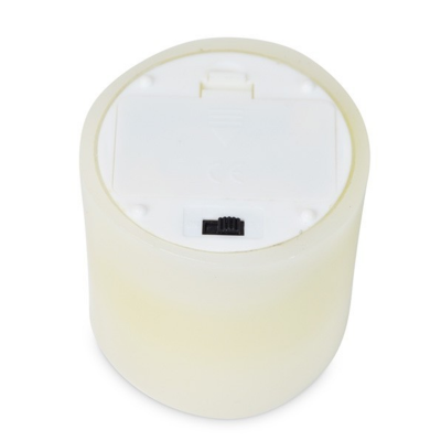 Vela LED cilíndrica creme vista de baixo com compartimento de pilhas