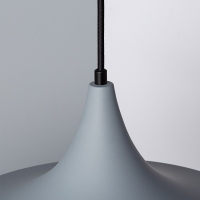 Lâmpada de teto pendente cinza claro com cabo preto