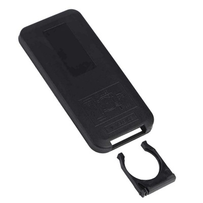 Estojo protetor preto em plástico retangular com peça destacável em gancho