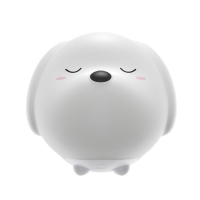 Produto em forma de cão branco arredondado com olhos e nariz desenhados