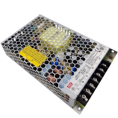 Fonte de alimentação metálica Mean Well modelo LRS-75-12 com grade hexagonal e etiqueta amarela
