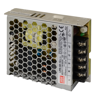 Fonte de alimentação eletrónica metálica cinza com ventilação hexagonal e etiqueta técnica