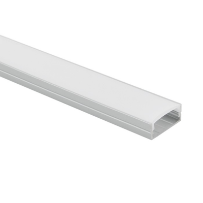 Perfil ou calha branca de plástico para passagem de cabos