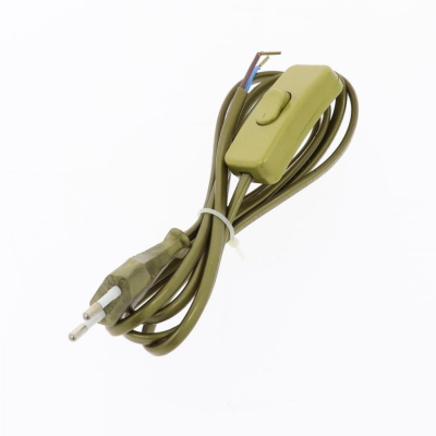 Cabo elétrico verde com interruptor embutido e fios expostos