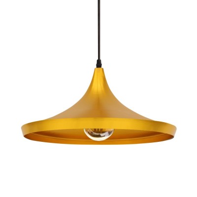 Luminária pendente dourada em metal com cabo preto