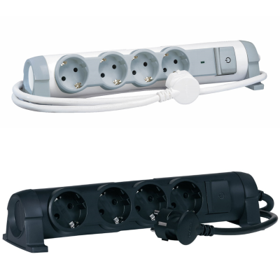Régua elétrica com quatro tomadas branca e preta
