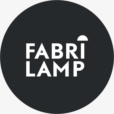 Logótipo FABRI LAMP em fundo preto com texto branco