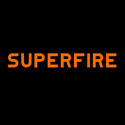 Texto SUPERFIRE em letras laranja sobre fundo preto