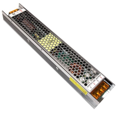 Fonte de alimentação metálica com ventilação hexagonal e terminais laranja