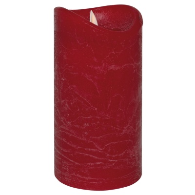 Vela vermelha decorativa com chama