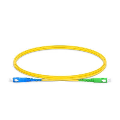Cabo de fibra ótica amarelo com conectores azul e verde