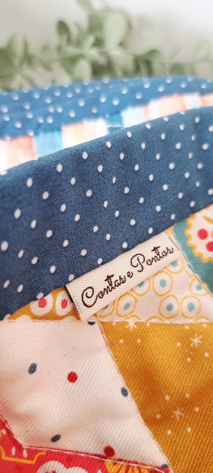 Manta Fake Patchwork Tecido patchwork colorido com etiqueta Contas e Pontos