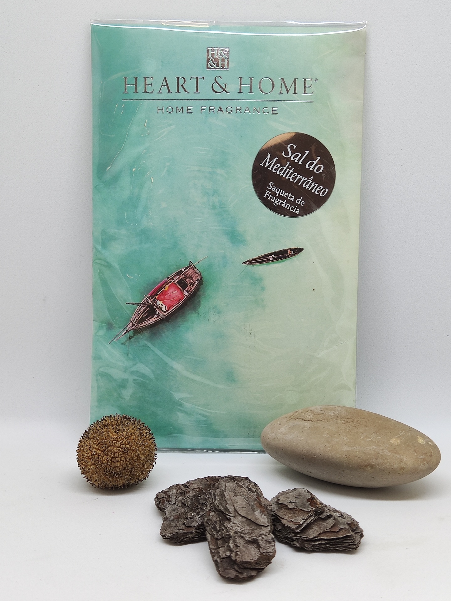 Embalagem de fragrância para casa HEART & HOME com elementos decorativos naturais