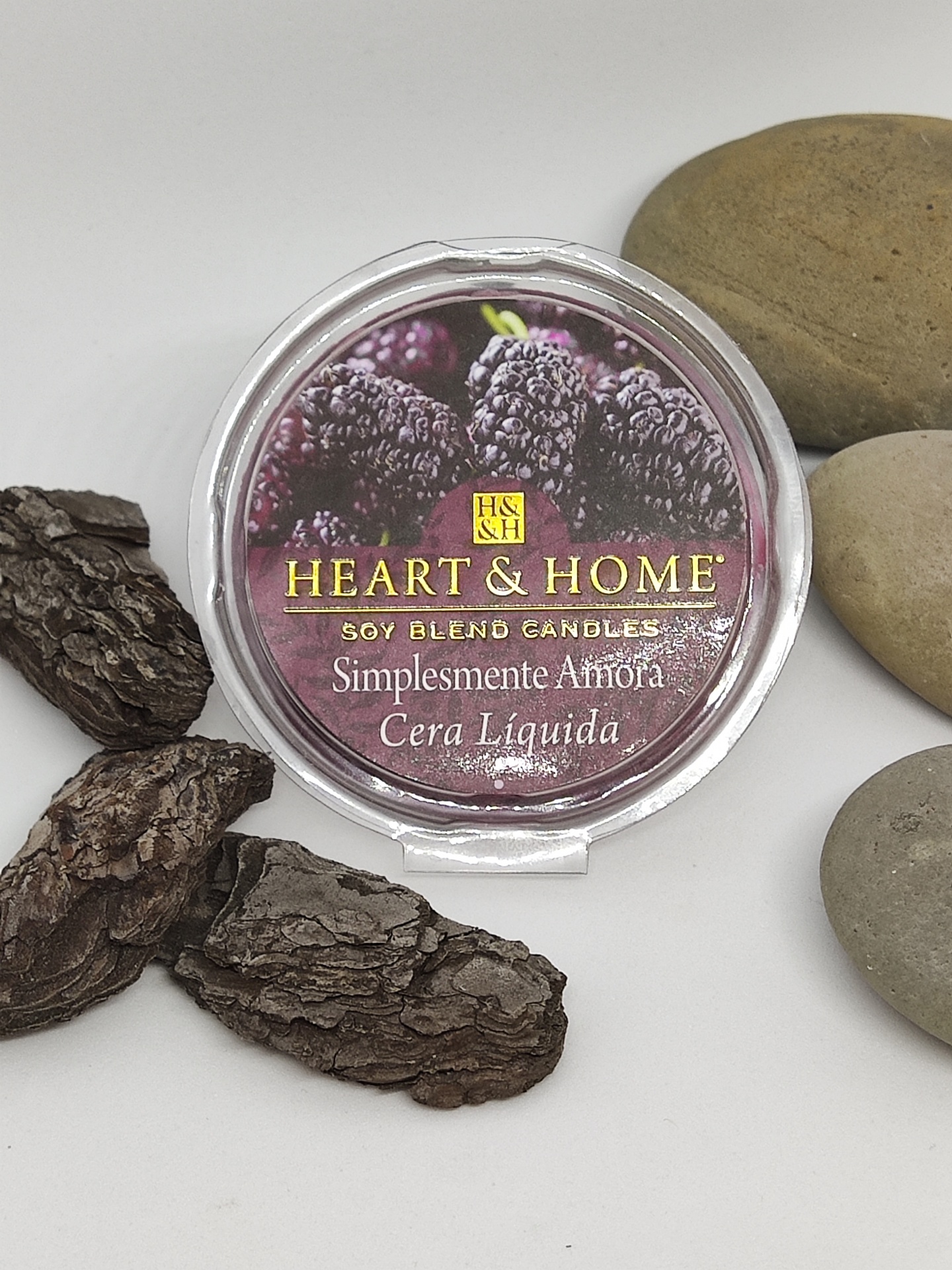 Vela de cera líquida Heart & Home aroma simplesmente amora com amoras na etiqueta
