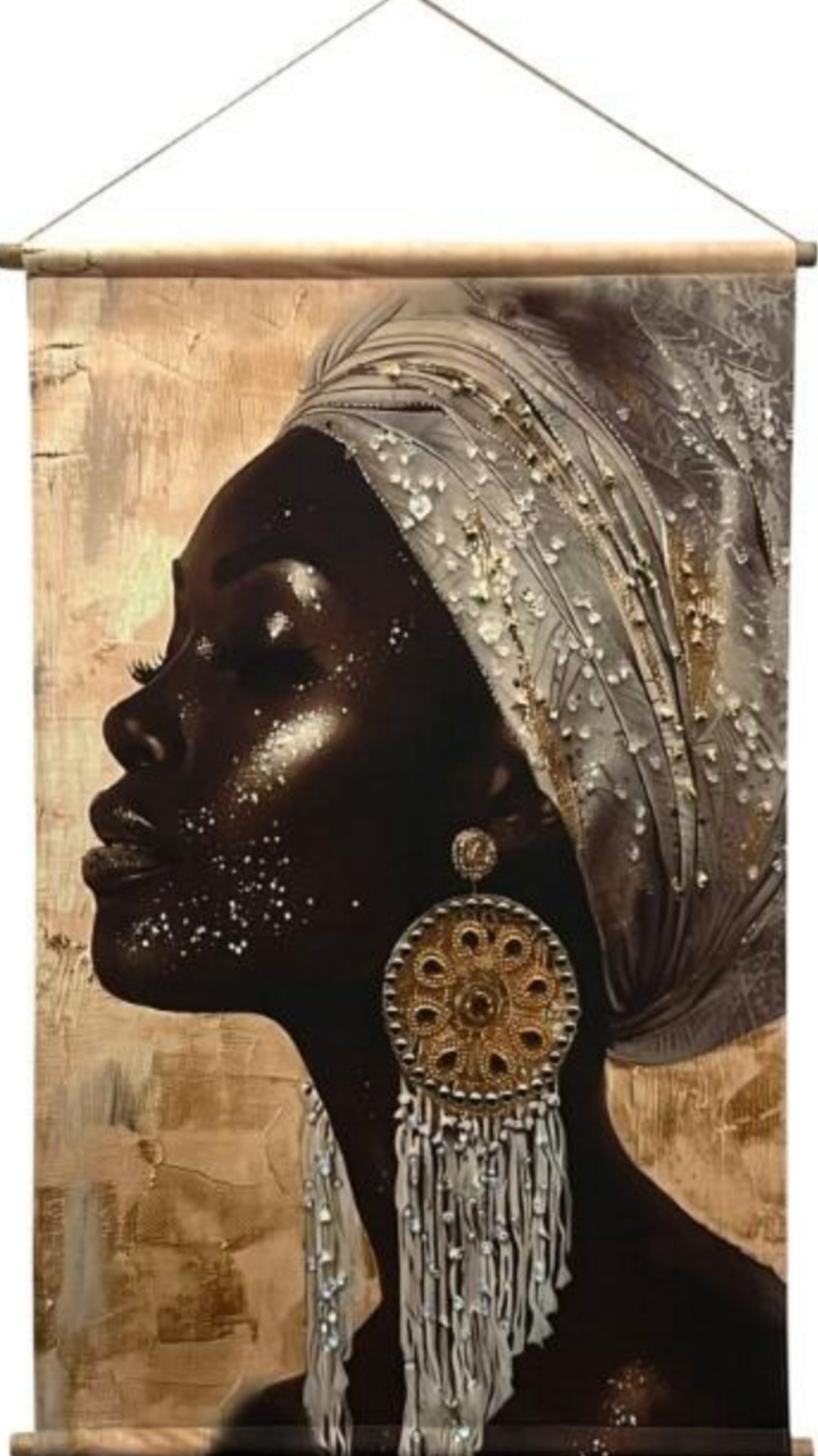 Painel decorativo com imagem de mulher negra em perfil usando turbante e brinco grande