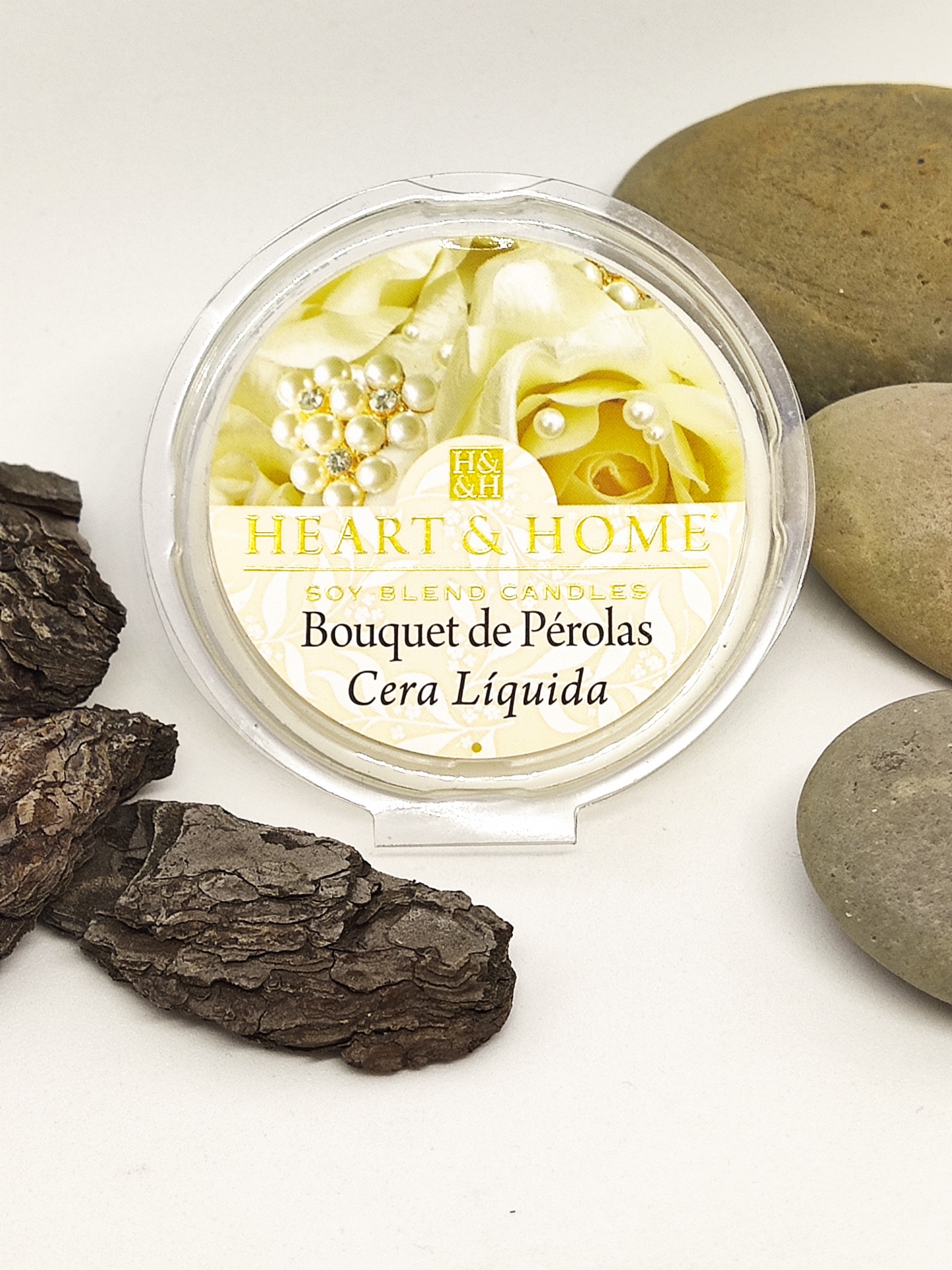 Vela líquida Heart & Home Bouquet de Pérolas com troncos de madeira e pedras