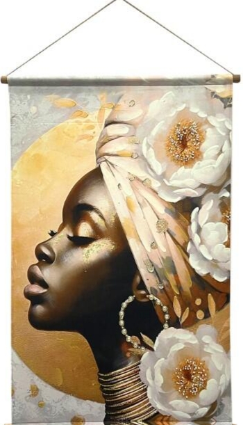 Tela decorativa com pintura de perfil de mulher negra com turbante bege e flores brancas grandes
