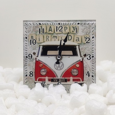 Relógio decorativo com autocarro VW e mensagem 'HAPPY BIRTHDAY'