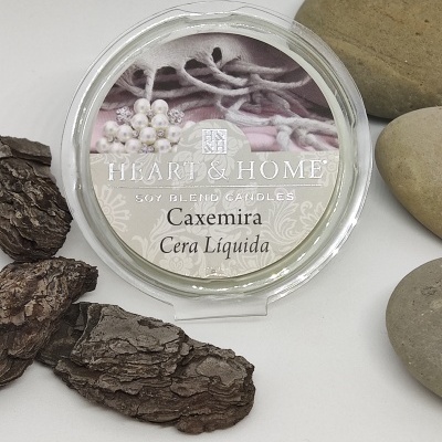 Vela líquida Caxemira HEART & HOME com decoração natural ao redor