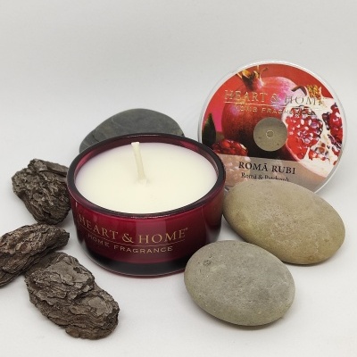 Vela perfumada Heart & Home Romã Rubi com pedras e cascas ao redor
