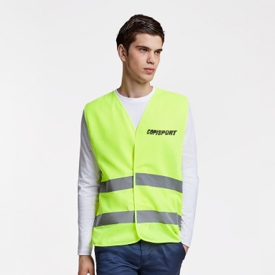 Colete de segurança amarelo fluorescente com faixas refletoras e texto COPISPORT