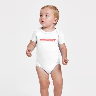 Body branco para bebé com texto COPISPORT vermelho e manga curta