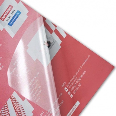 papel ou cartaz vermelho com texto branco e logotipo CorSport