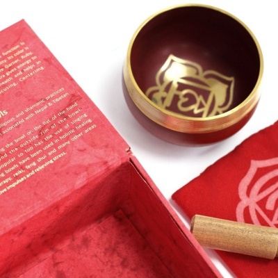 Conjunto de tigela de meditação vermelha com bastão de madeira, bolsa e caixa
