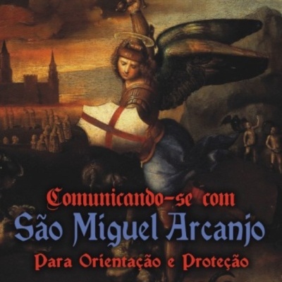 Livro sobre São Miguel Arcanjo com pintura clássica do anjo guerreiro e texto no título