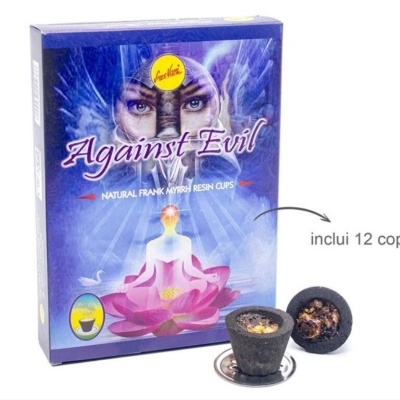 Embalagem azul com incensos Against Evil e 12 copos de resina para incenso.