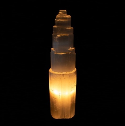 https://www.coracao-e-terra.pt/product/candeeiro-de-selenite-30cm