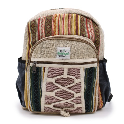 https://www.coracao-e-terra.pt/product/mochila-pequena-de-canhamo-estilo-corda-e-bolsos