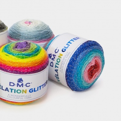 Novelos de lã colorida DMC NÉBULATION GLITTER com brilho em fundo branco