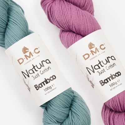 Dois novelos de fio colorido D.M.C Natura Just Cotton Bamboo
